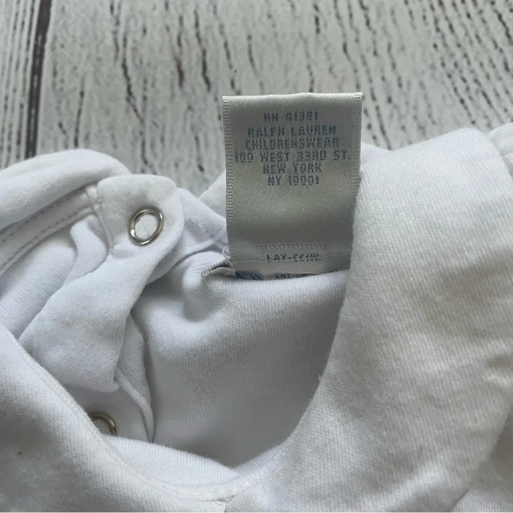 Ralph Lauren Classic White Long Sleeve Rounded Collar Onesie Size 6 months